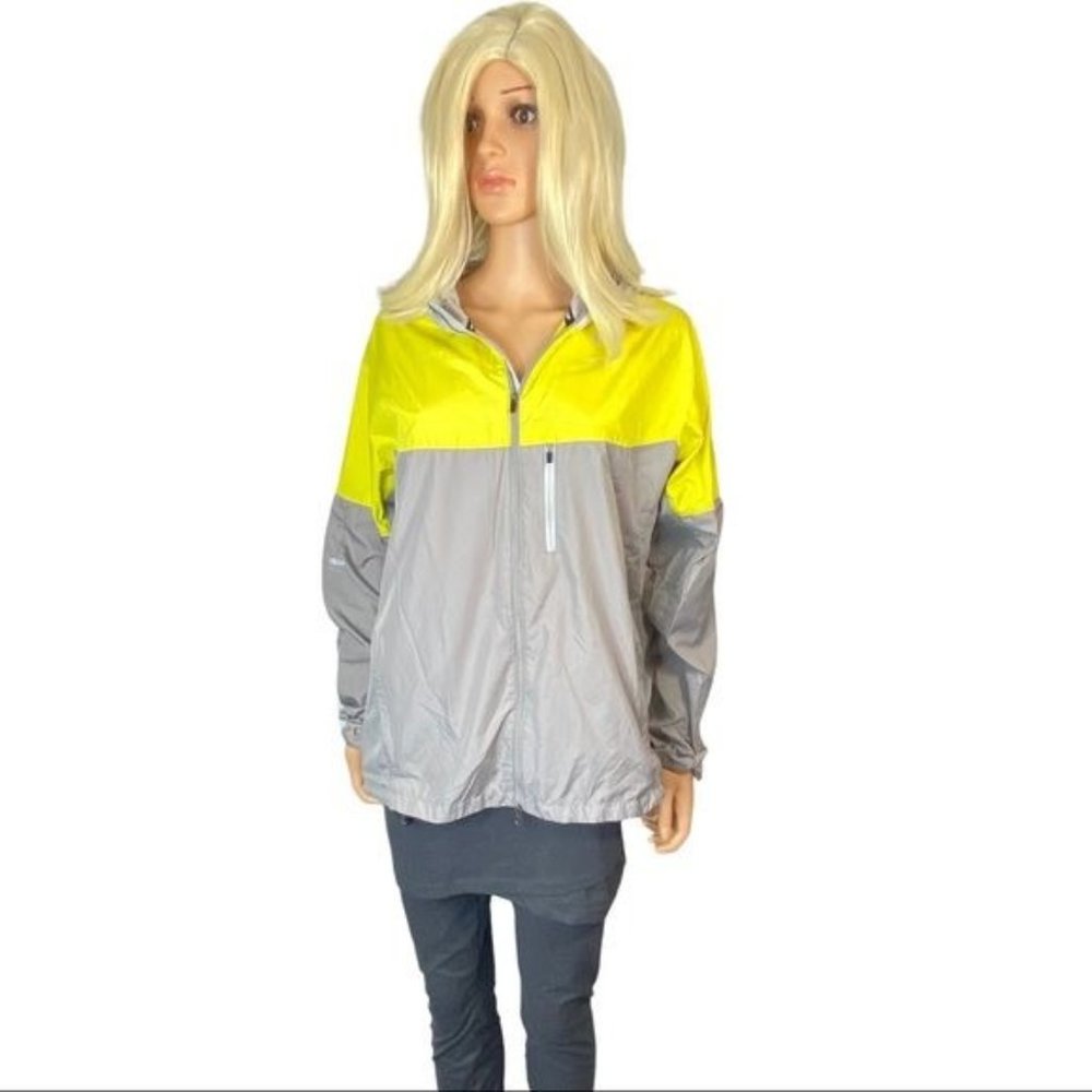 Nike medium lightweight running jacket shell full zip